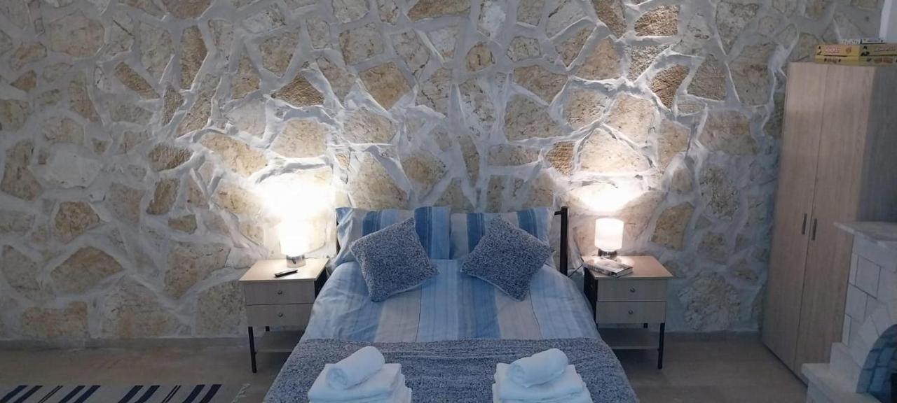 Lovely Studio In Strinilas With Its Own Pool 외부 사진