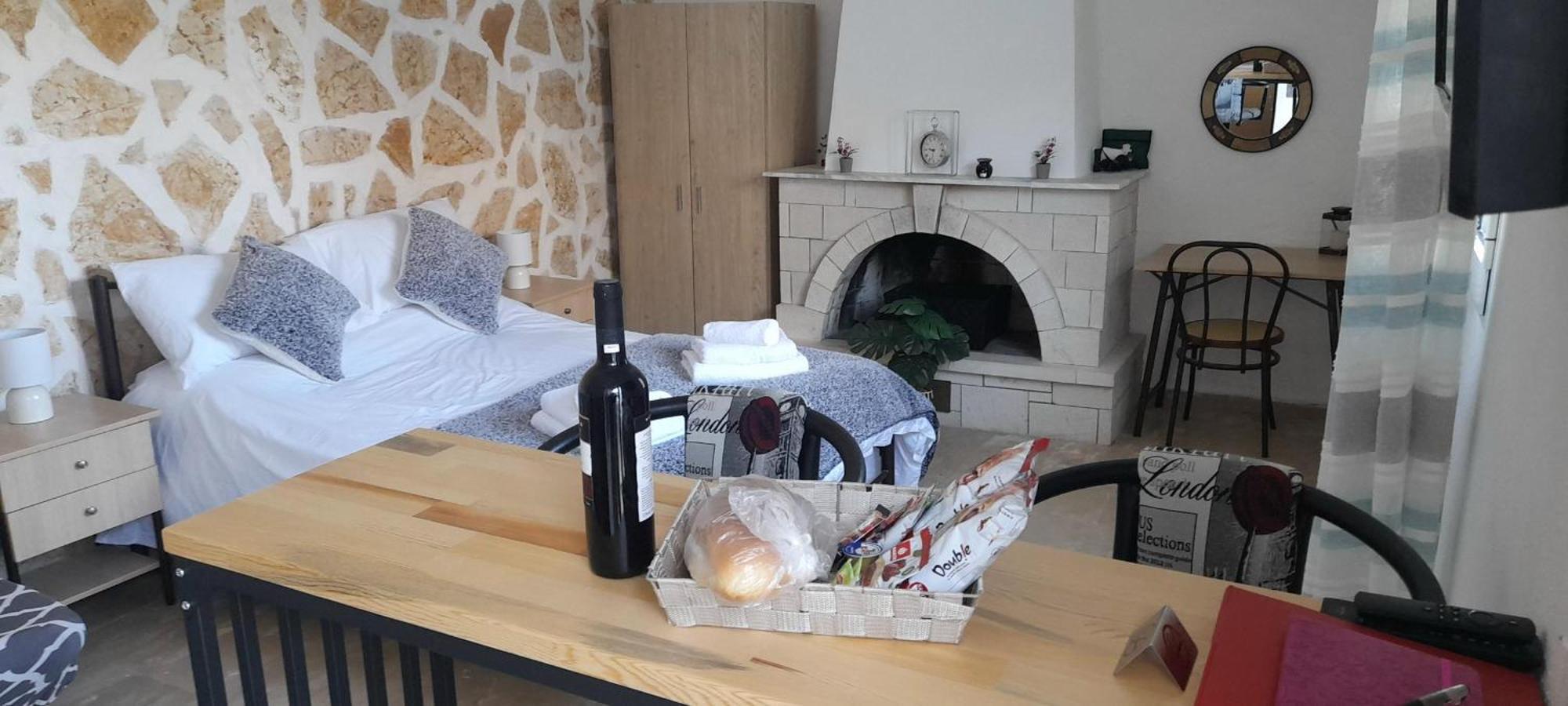Lovely Studio In Strinilas With Its Own Pool 외부 사진