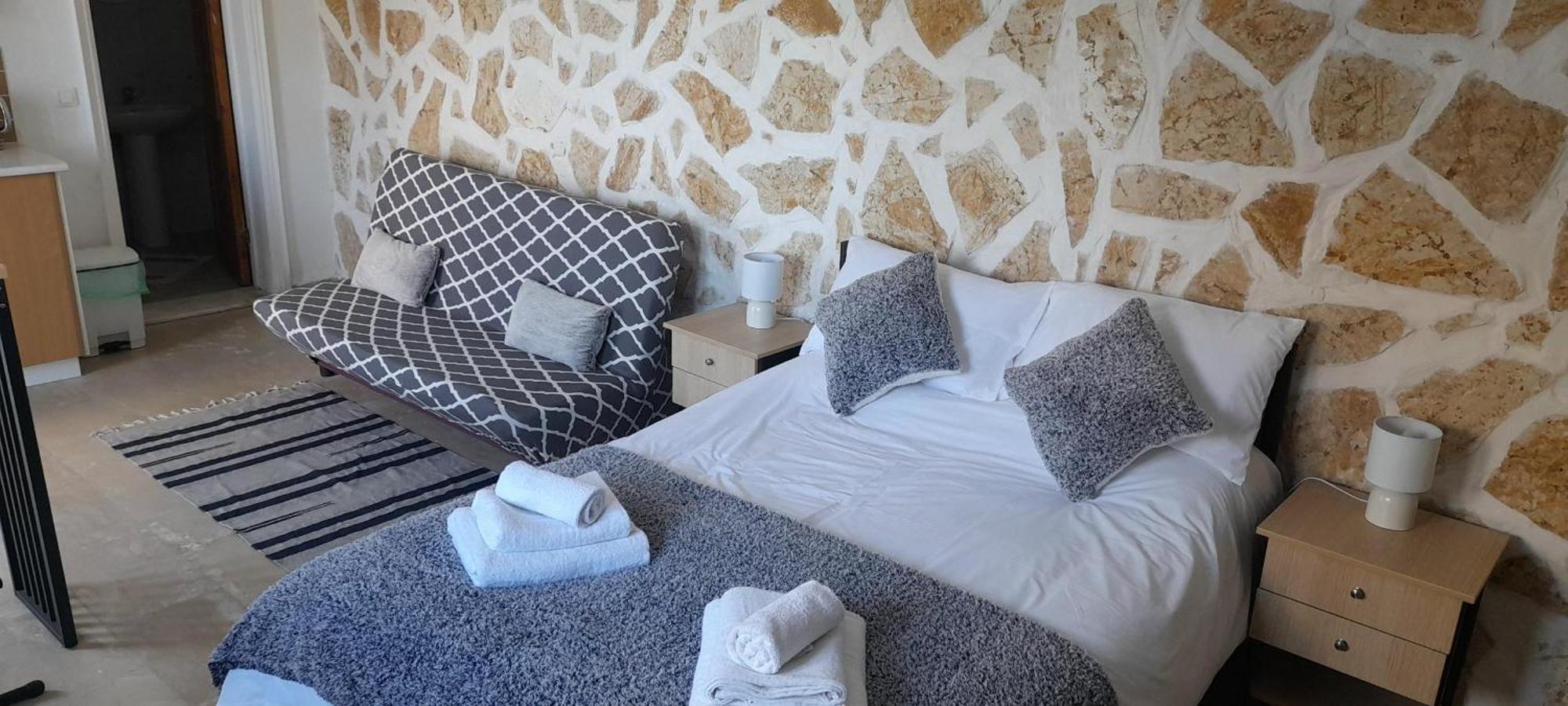 Lovely Studio In Strinilas With Its Own Pool 외부 사진